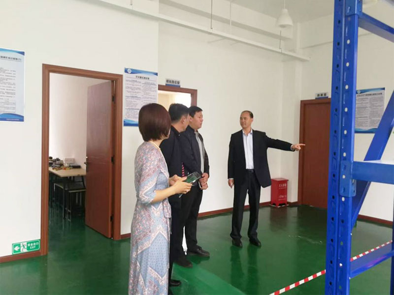 ұ�𹤘I(y��)�I(y��)�����b��ָ��(d��o)�����I(l��ng)��(d��o)�W�R��У�z��ָ��(d��o)����