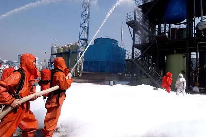 危化品經(jīng)營(yíng)單位主要負(fù)責(zé)人證考試需要哪些條件? 危化品經(jīng)營(yíng)單位主要負(fù)責(zé)人證考試需要哪些條件?