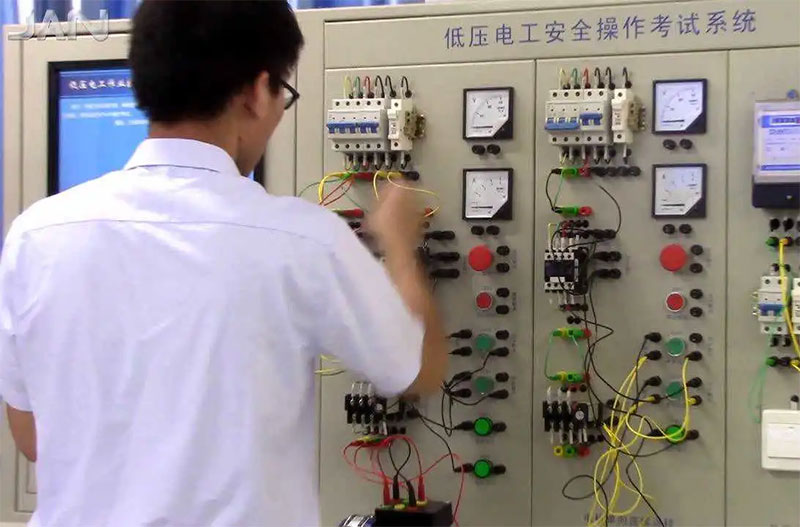 �͉�늹��C���Ŀ��ԏ�(f��)������(f��)���M(f��i)���Ƕ��������w��������Щ��